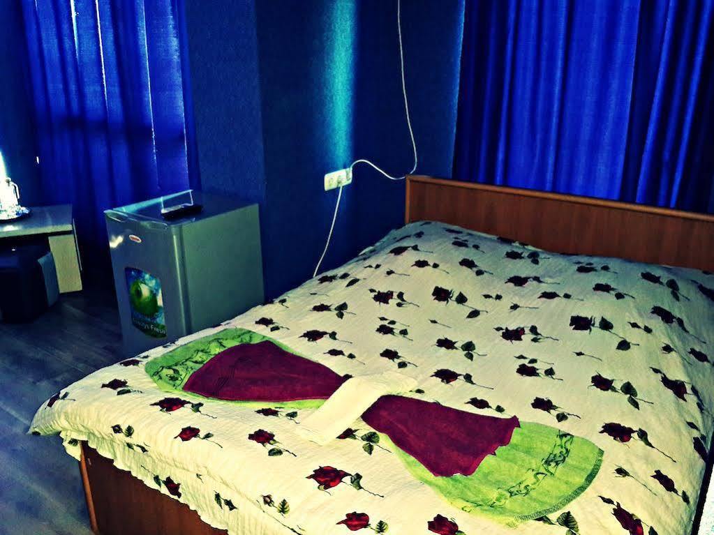 Visit Hotel Tbilisi ภายนอก รูปภาพ