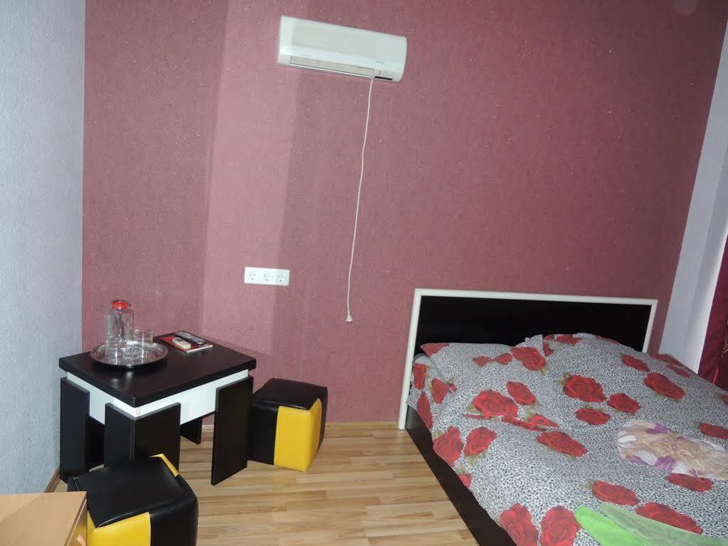 Visit Hotel Tbilisi ภายนอก รูปภาพ